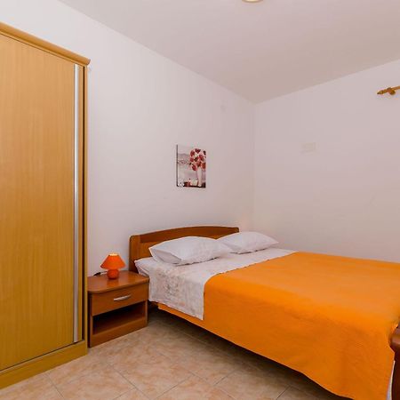 Apartments Helena Иван-Долац Экстерьер фото