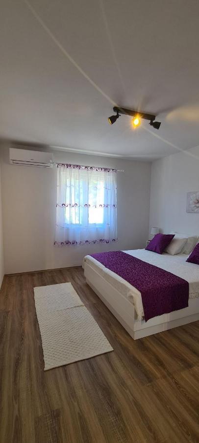 Apartments Helena Иван-Долац Экстерьер фото