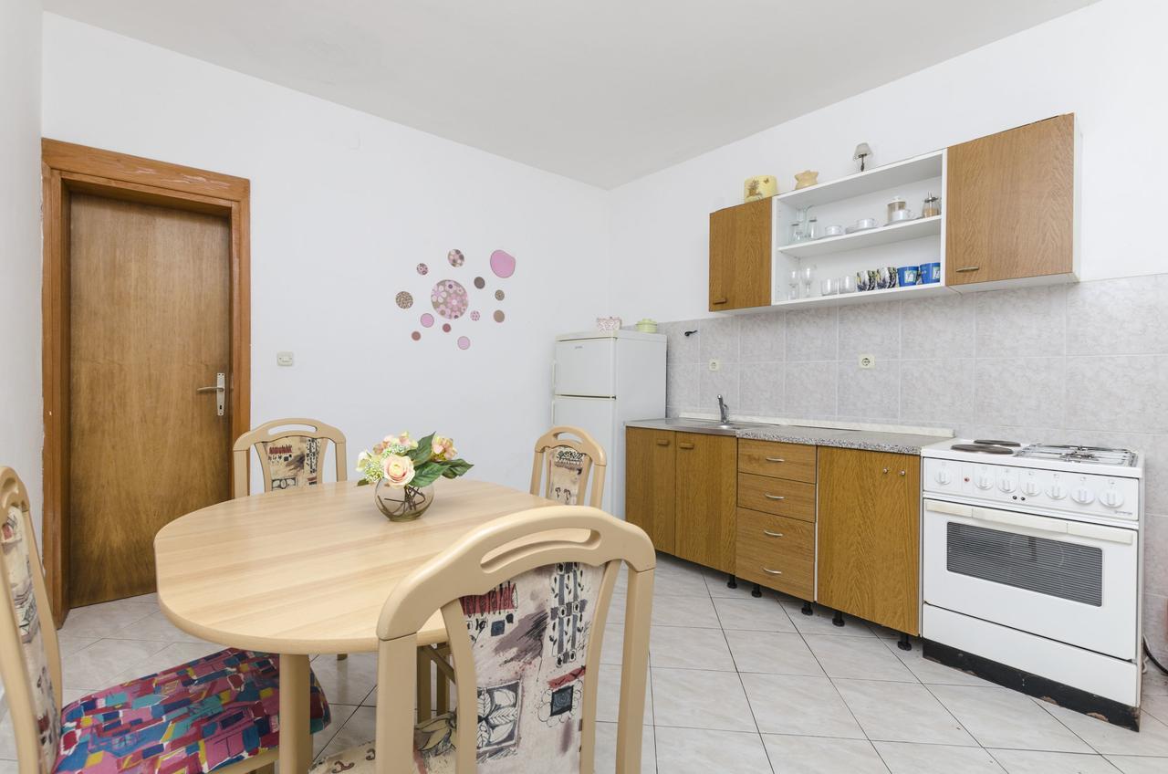Apartments Helena Иван-Долац Экстерьер фото